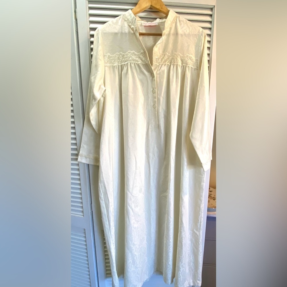 Oscar de la Renta Pink Label Cream Long Nightgown - Picture 1 of 5